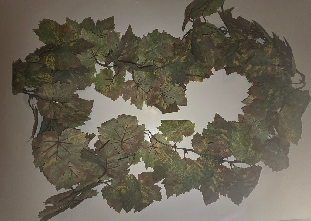 DAMSICO 6.56ft 5pcs Artificial Grape Leaf Garland, Autumn Artificial Fake Grapes Vines