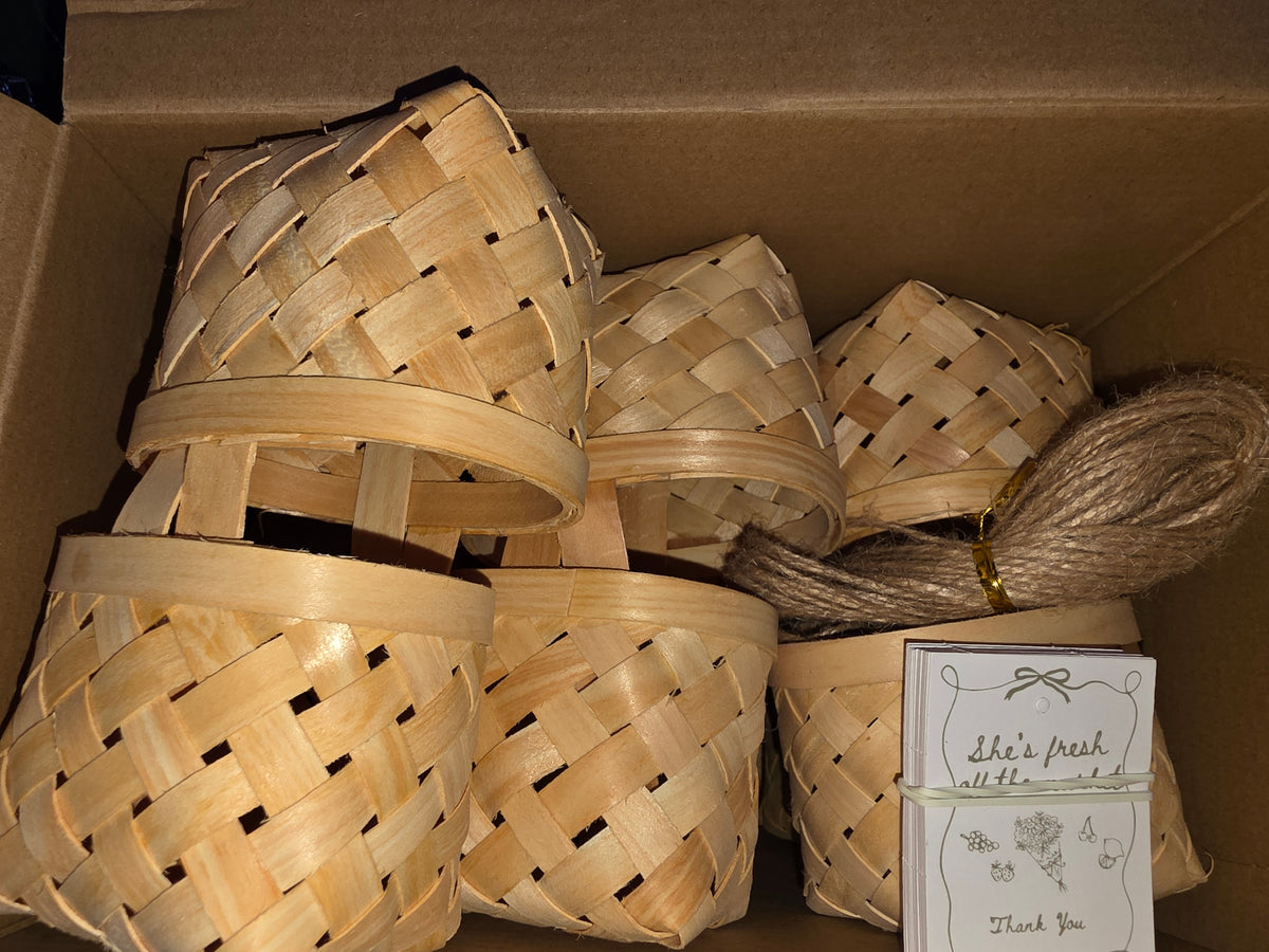 LemonRoad 20 Sets She's Fresh Off The Market Mini Wooden Woven Basket with Card Wood Mini Flower *