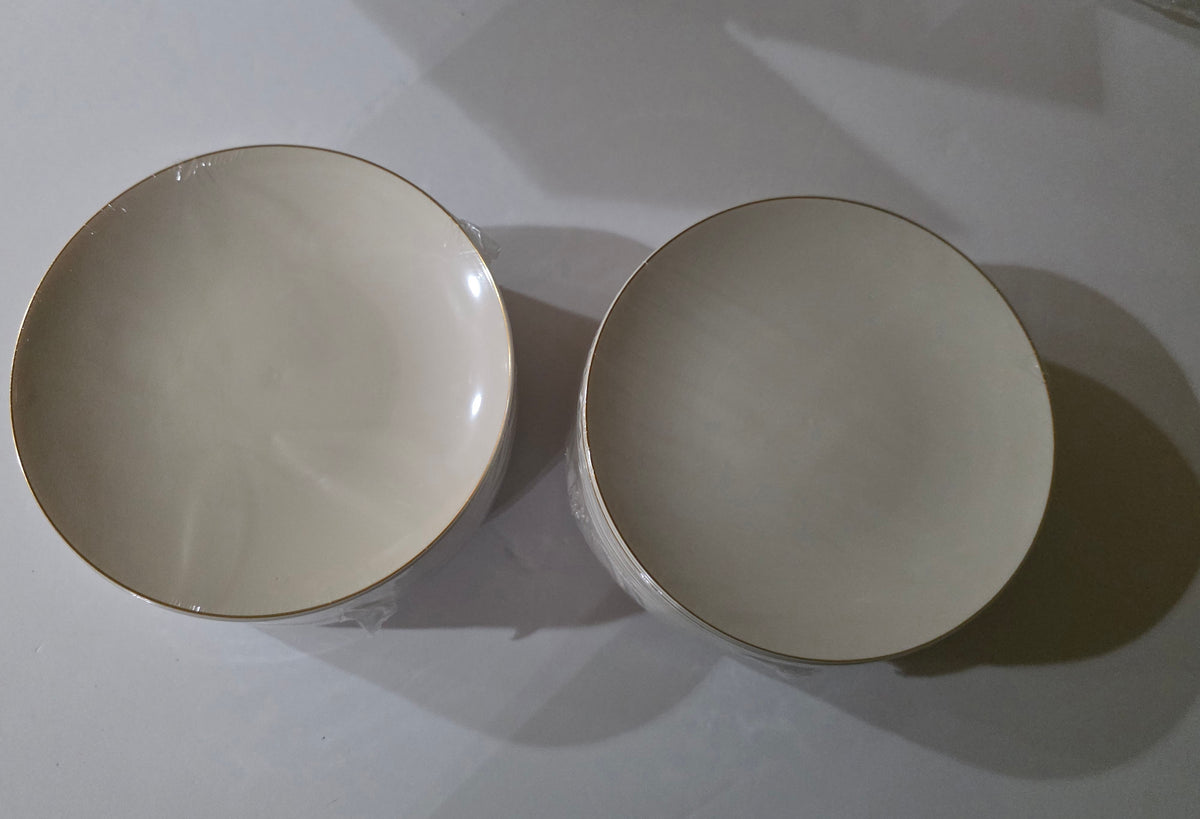 Nervure 100Pcs Ivory and Gold Plastic Plates, 7.5?Disposable Dessert Plates