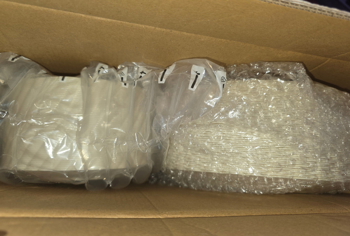 U-QE 100 Piece Ivory Scalloped Plastic Plates for Party - Plastic Plates Disposable Heavy Duty