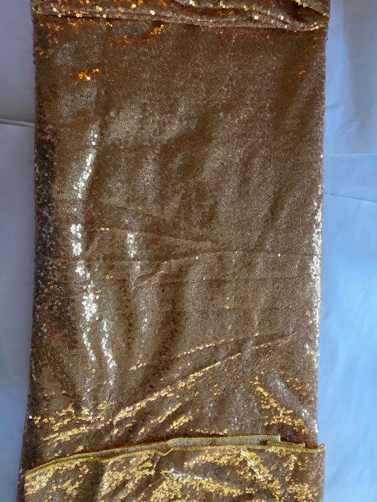 B-COOL Gold Sequin Tablecloth 120" Round