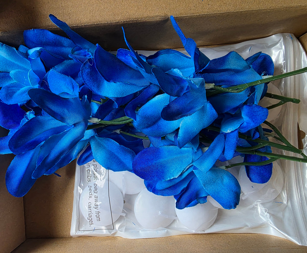 Hanaive 42 Pcs Artificial Flowers and Floating Candles Set