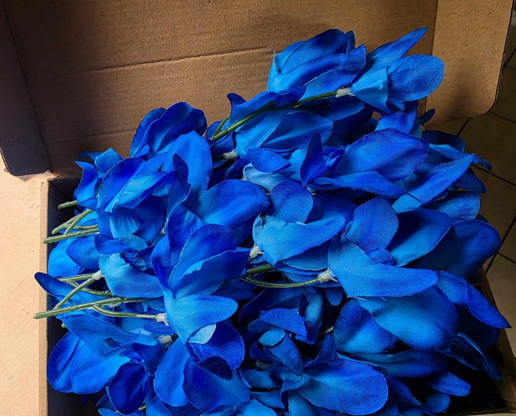 Hanaive 42 Pcs Artificial Flowers and Floating Candles Set